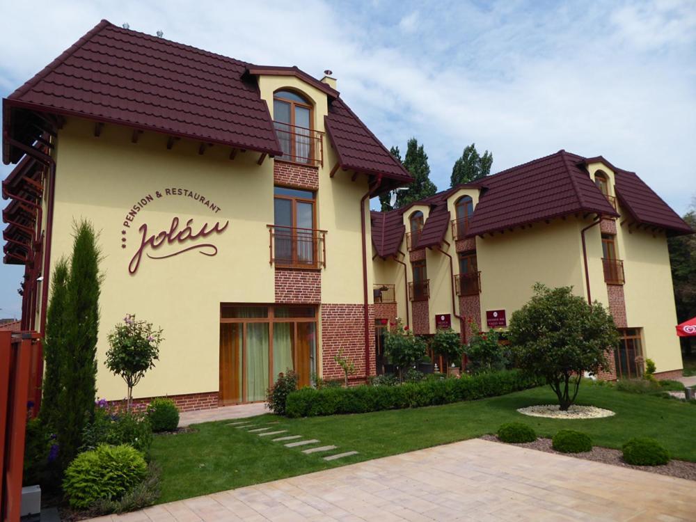 Jolan Pension & Restaurant Cicov Exterior photo